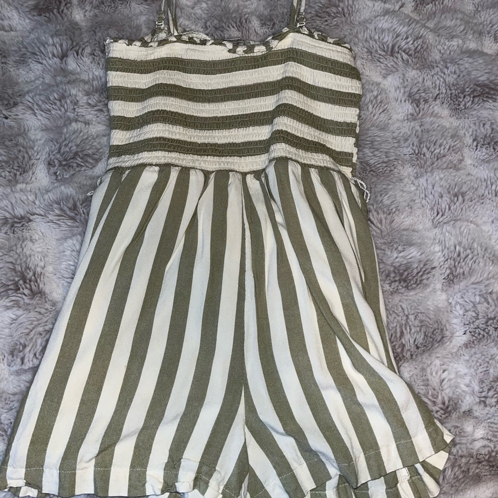 American Eagle Romper size Medium!